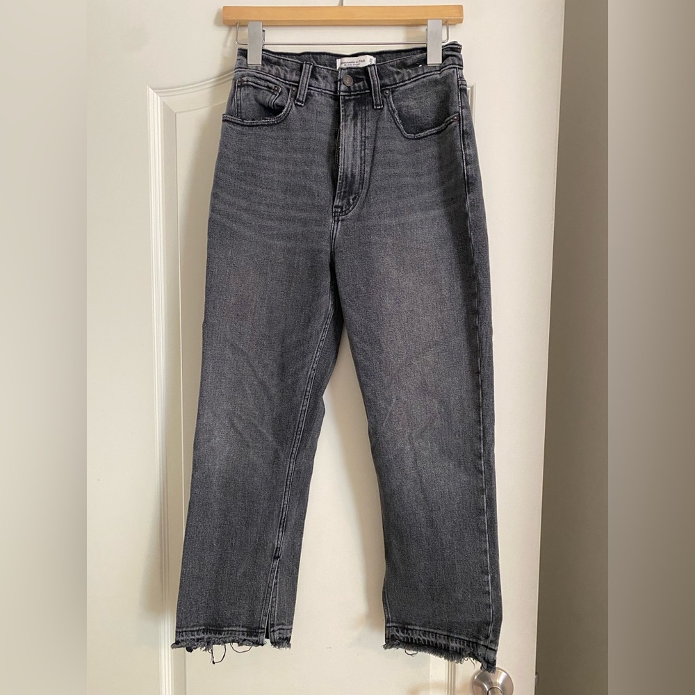 abercrombie ankle straight ultra high rise size 27/4short